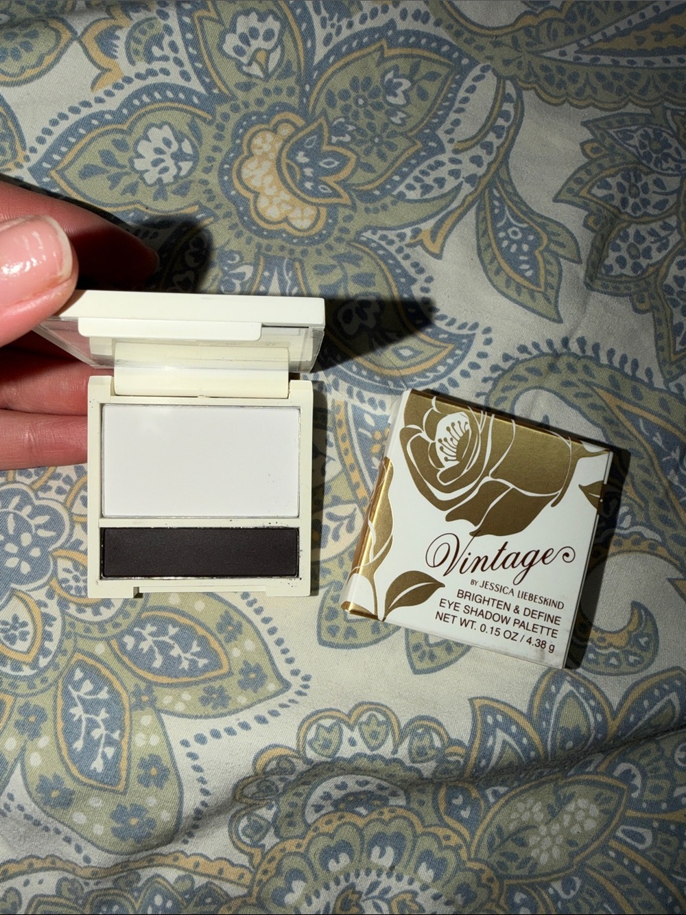 Vintage Eye Shadow Duo — White & Dark Brown
